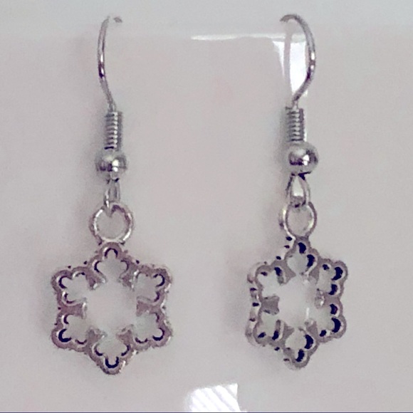 Snowflake Star Winter Christmas Holiday Cute Fun New Hand Crafted Earrings - Picture 3 of 5